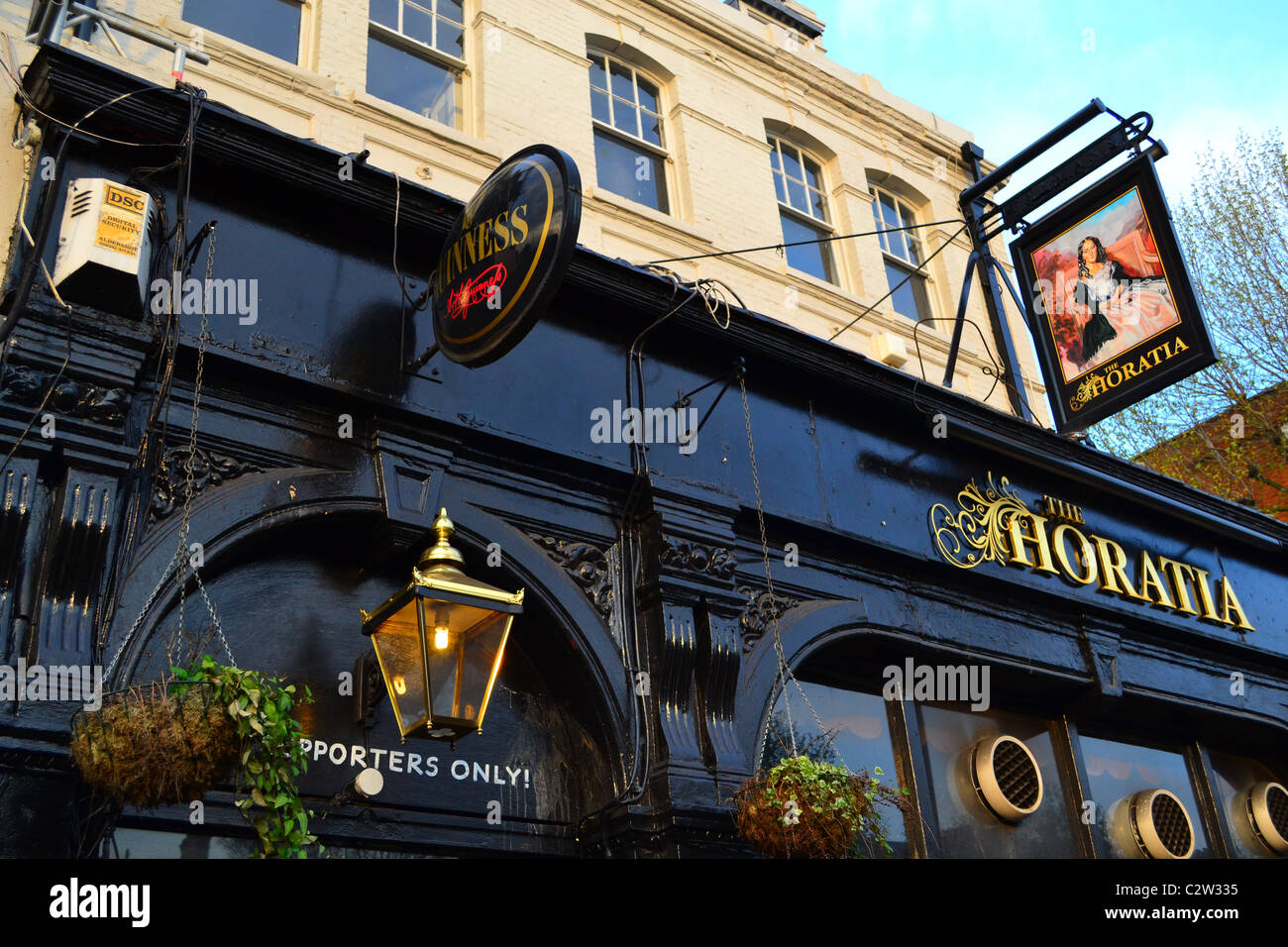 Traditional pub in Islington, London, England, UK ARTIFEX LUCIS Stock Photo Alamy