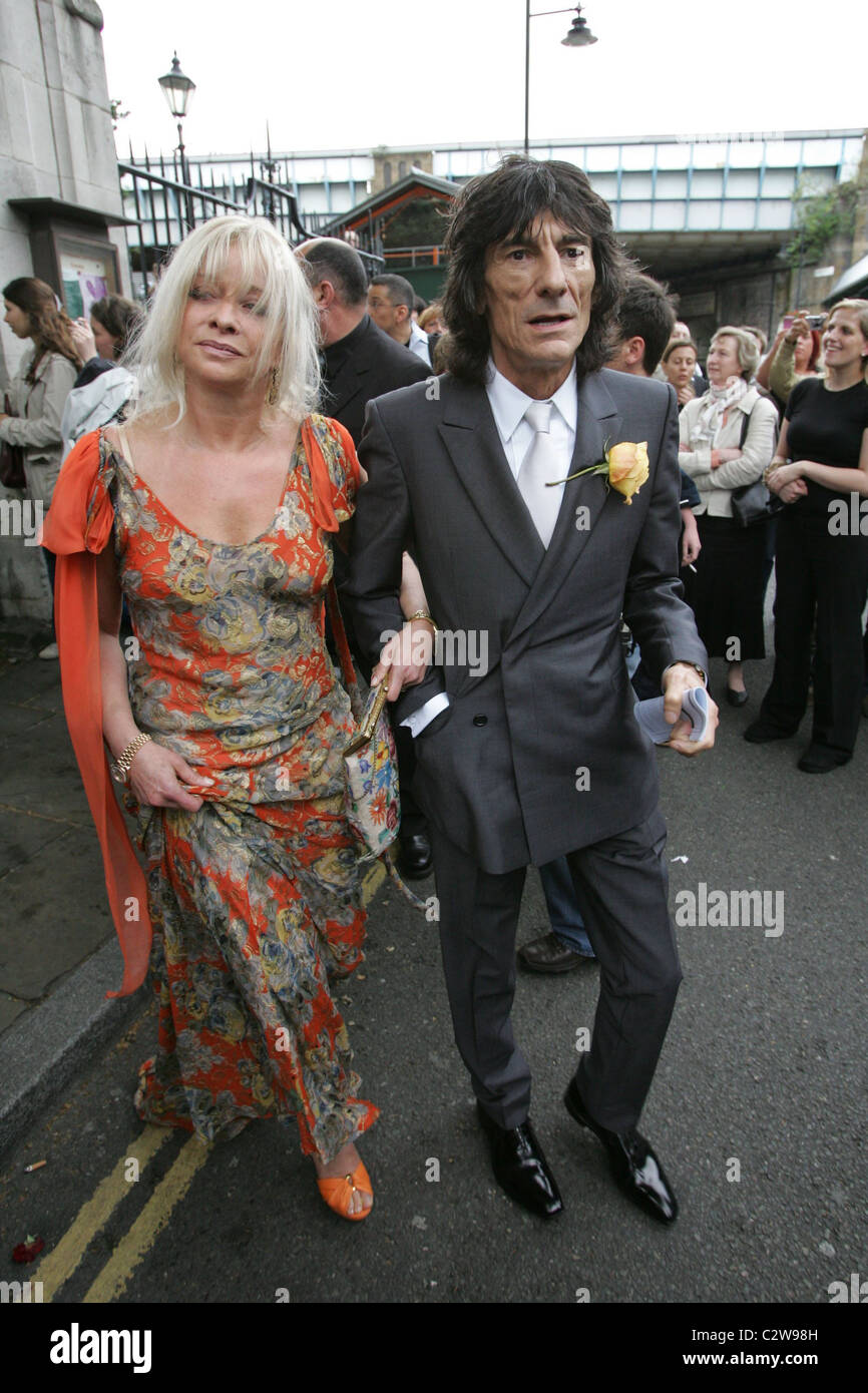 Jo Wood, Ron Wood The wedding of Leah Wood and Jack MacDonald at Southwark  Cathedral London, England - 21.06.08 Stock Photo - Alamy