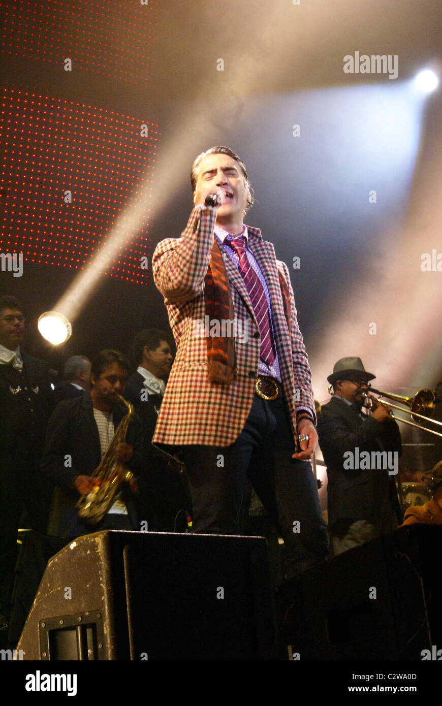 Alejandro Fernndez Alejandro Fernßndez performs in concert at Luna Park Buenos Aires