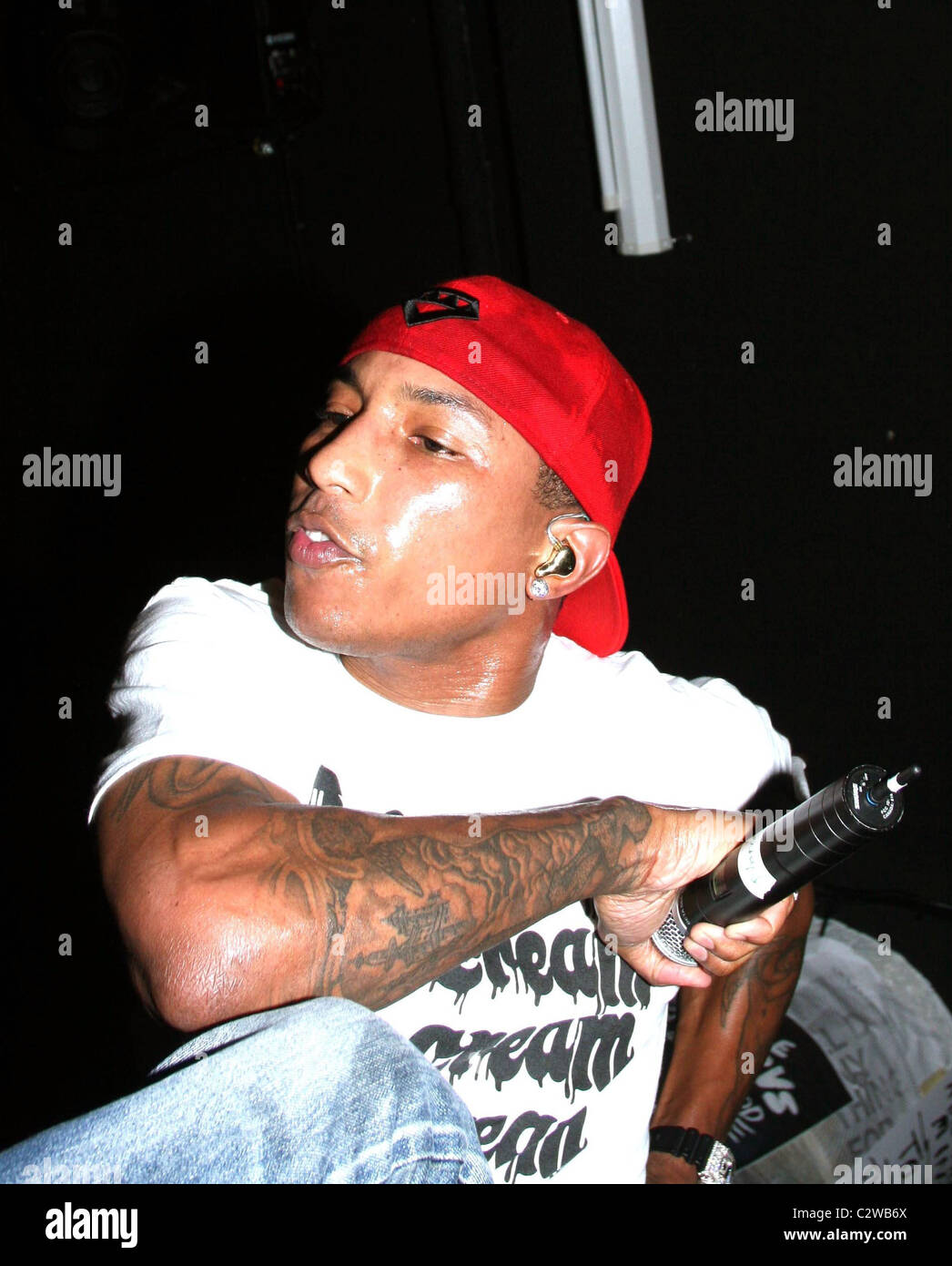 Pharrell Williams Perfroms With His Band N E R D At Paper Magazine S Stock Photo Alamy