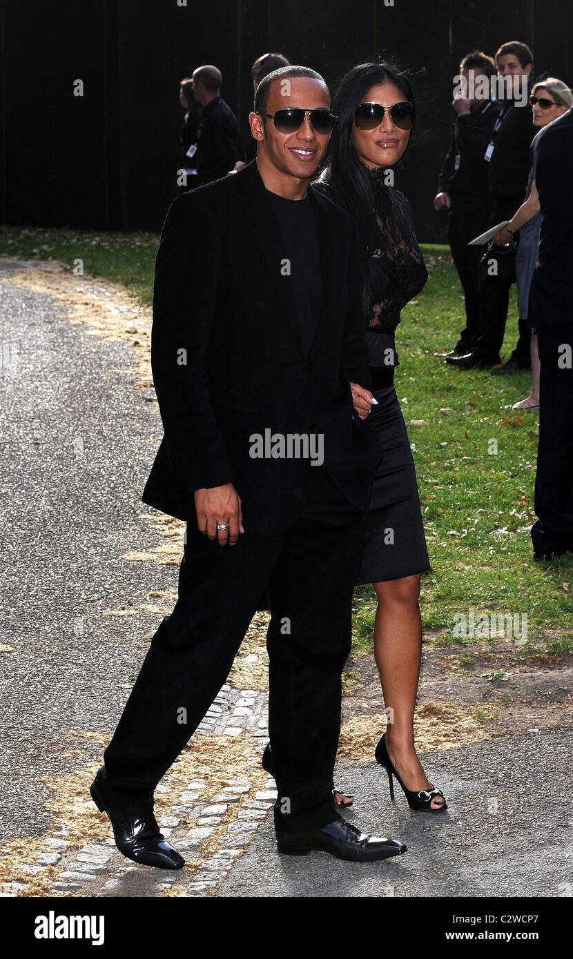 Lewis hamilton visits his girlfriend Nicole Scherzinger at a house in Beverly  Hills to say goodbye before heading off to the airport Beverly Hills,  California - 20.06.11 Stock Photo - Alamy