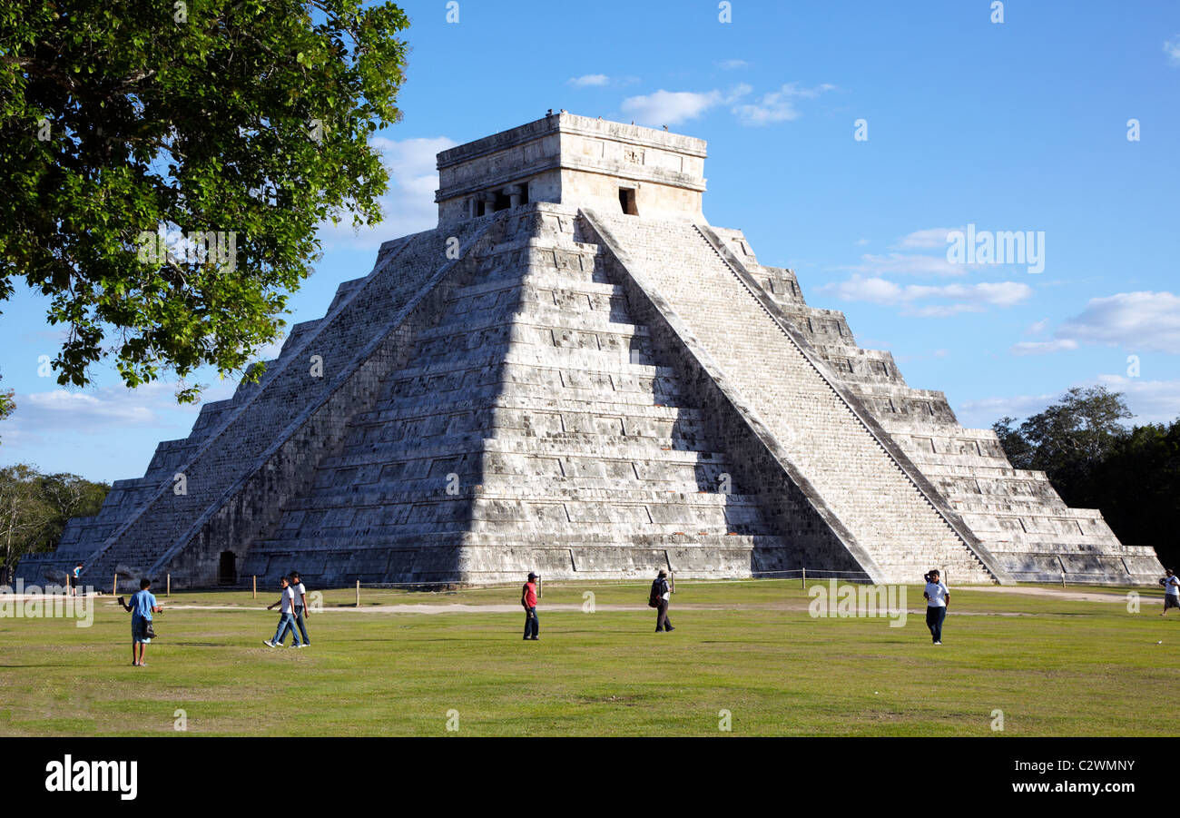 Main Pyramid Chichen Itza Mayan Ruins Mexico Stock Photo - Alamy