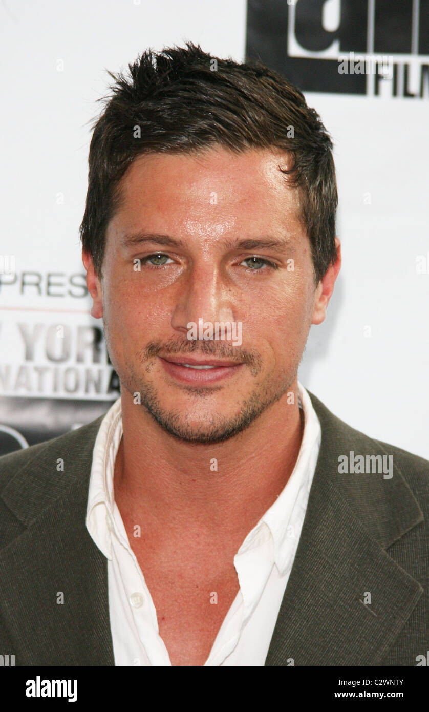 Simon Rex Dick