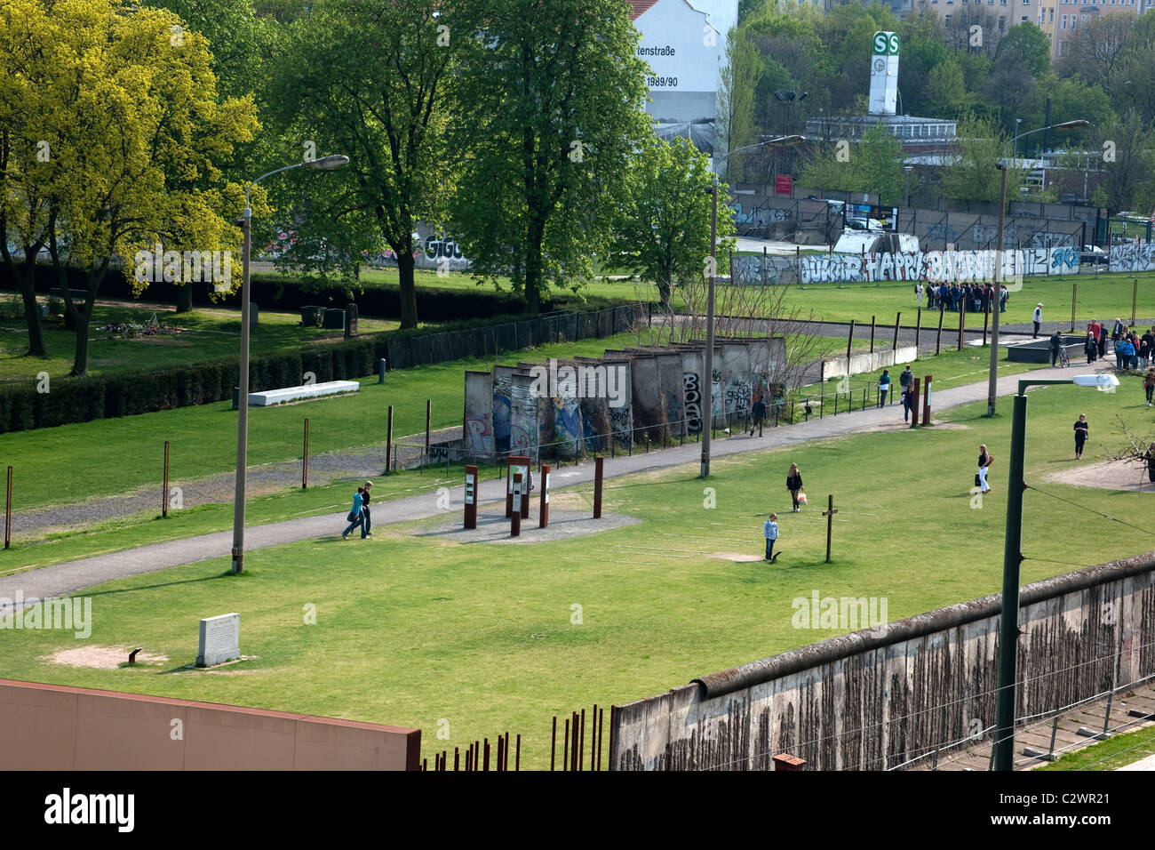 The Berlin Wall at Bernauerstrasse Stock Photo Alamy