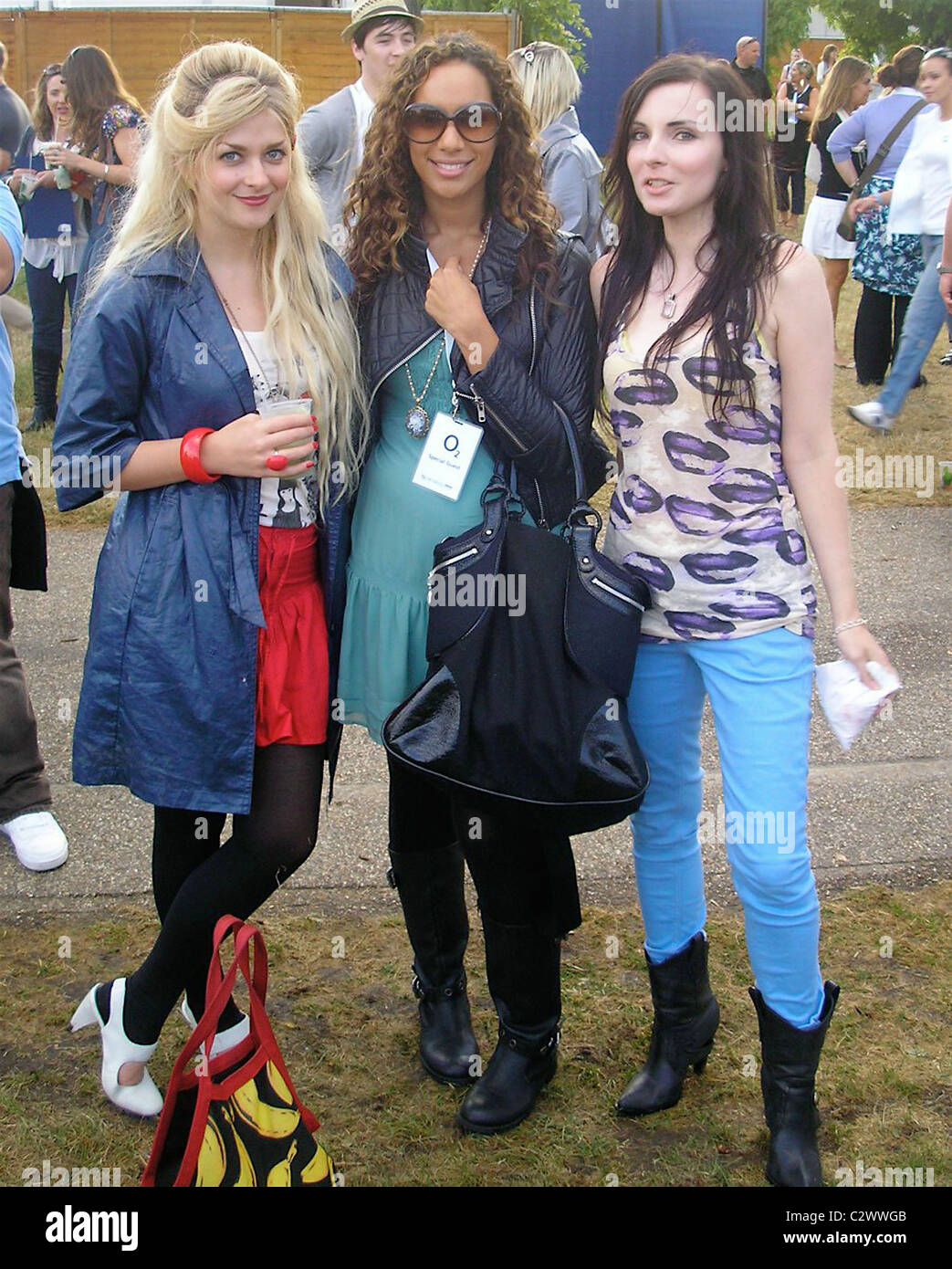 Leona Lewis with the Daily Star Goss Girls Charli Morgan and Amy Watts