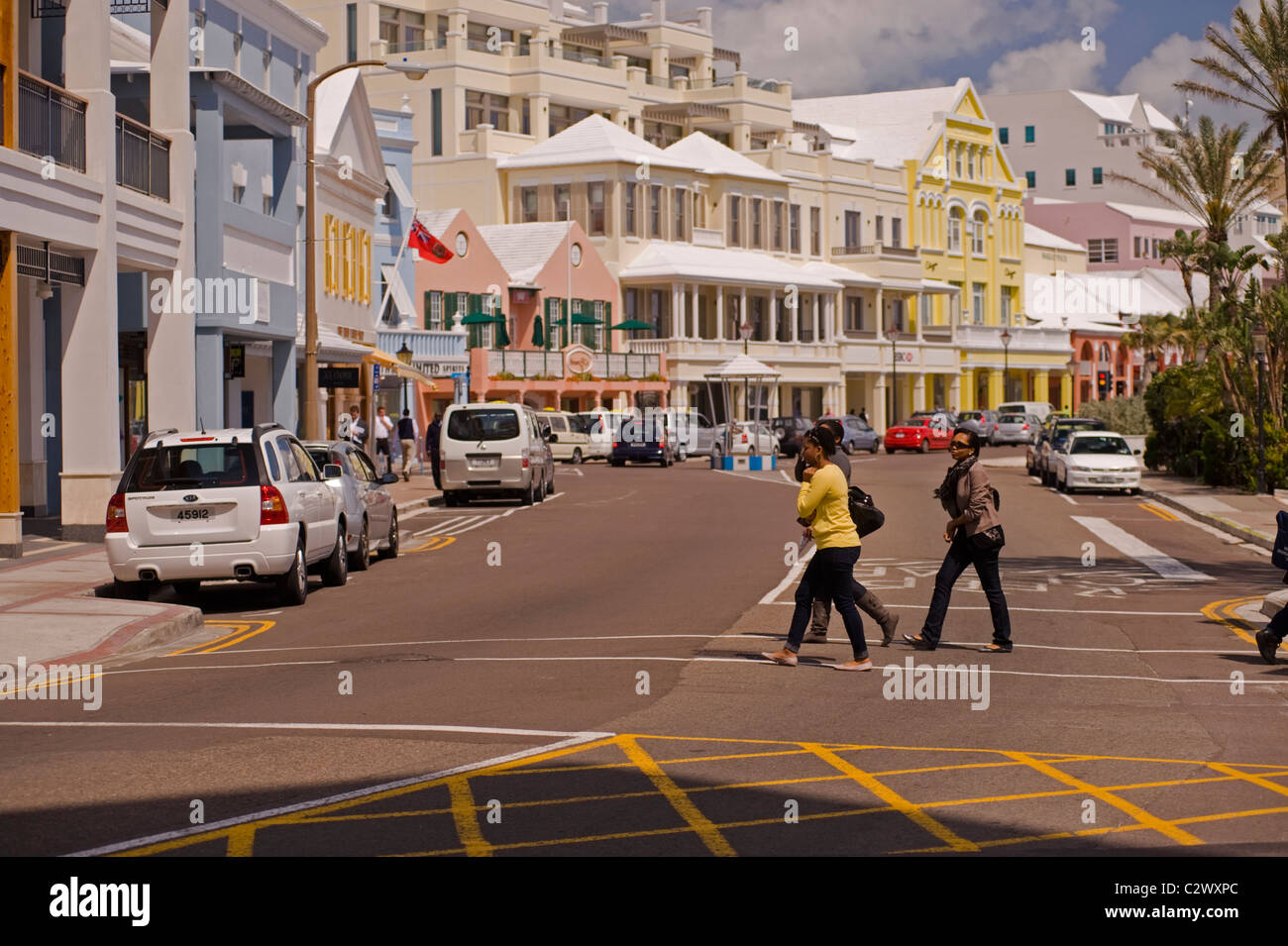 Pedestrians crossing Front Street, Hamilton Bermuda Stock Photo
