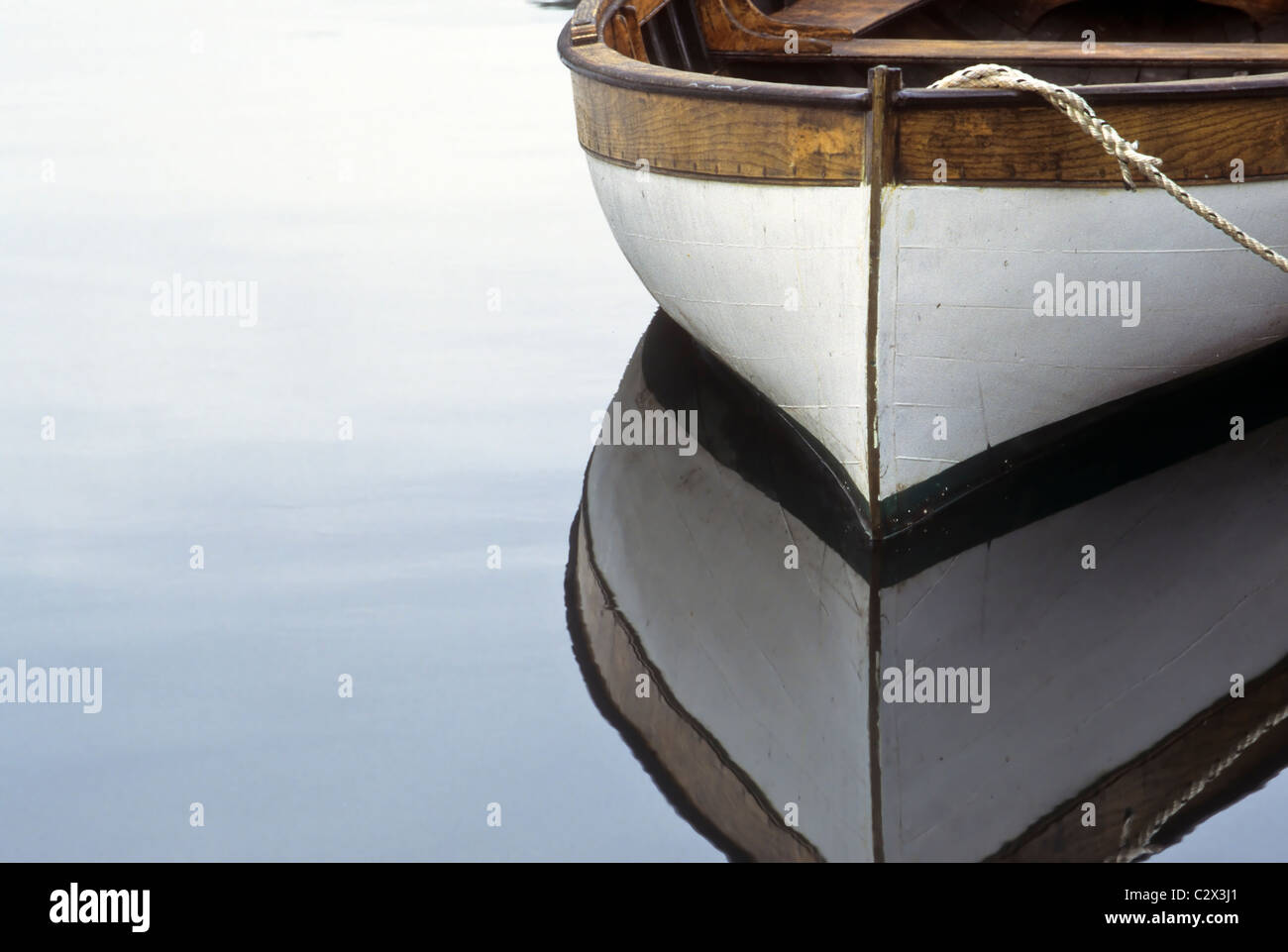Rowboat rope reflection in water hi-res stock photography and images - Alamy