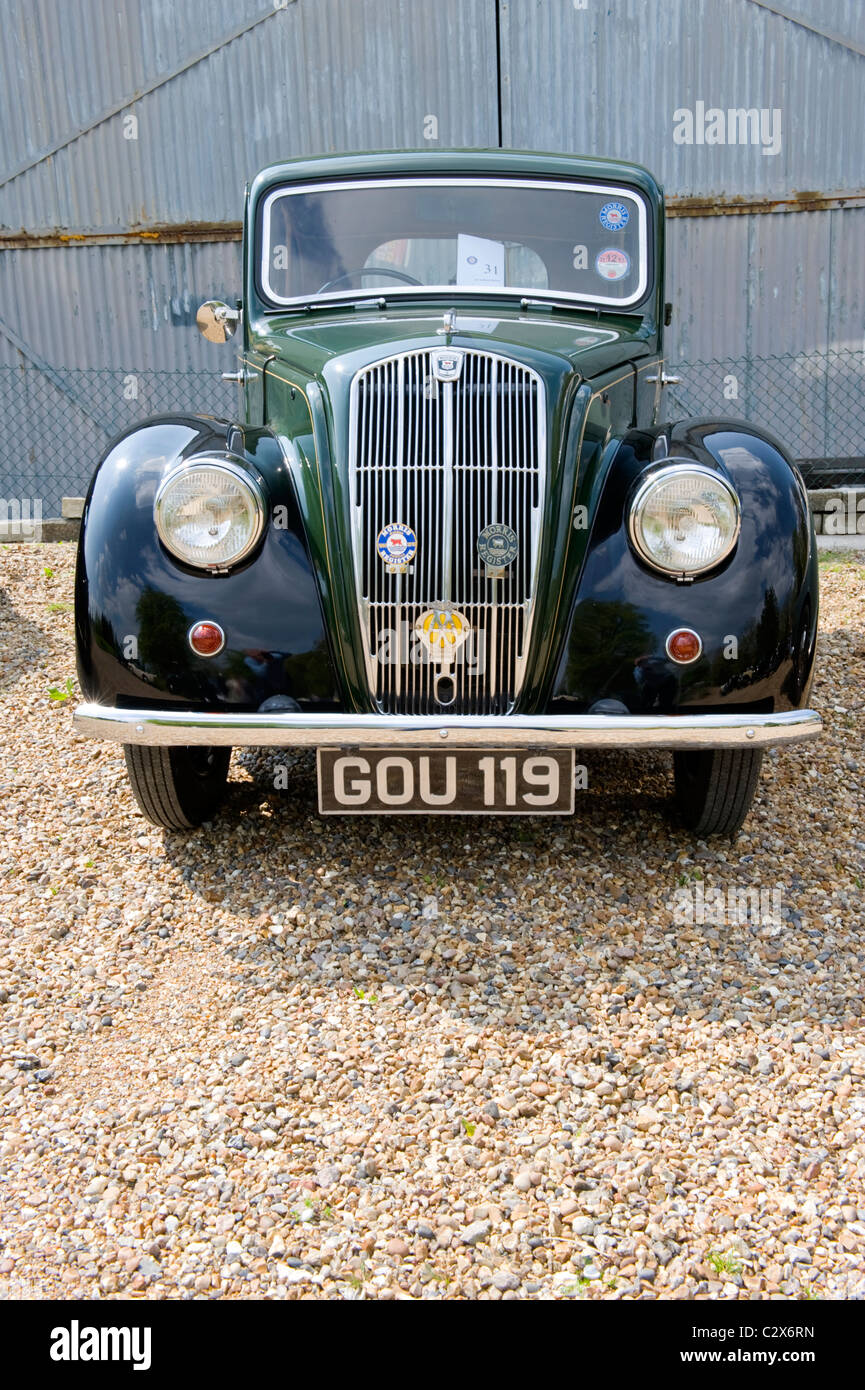 de Havilland Aircraft Heritage Centre Museum , Morris Cars Day , c 1938 0.9l 4dr Morris 8 or eight in green black Stock Photo