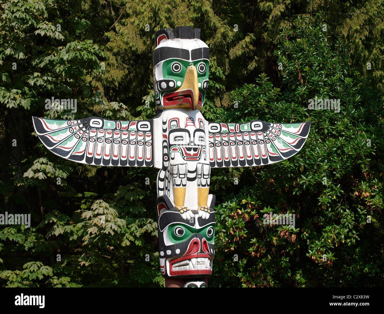 Thunderbird House Post carved by Tony Hunt to replicate a post by Kwakwaka'waka artist Charley James Stanley Park Vancouver Stock Photo