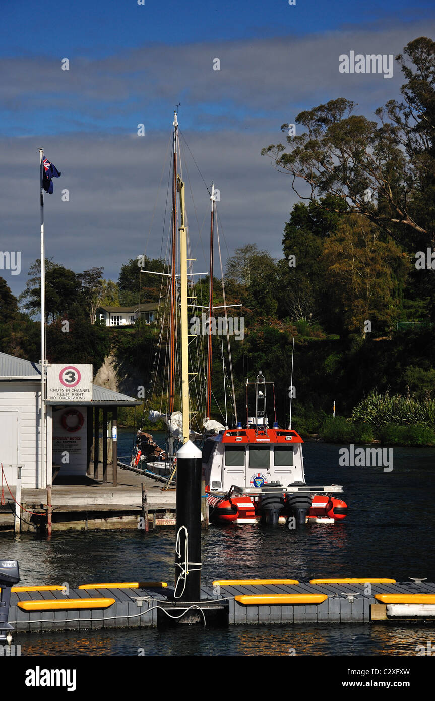 Lake taupo marina hires stock photography and images Alamy