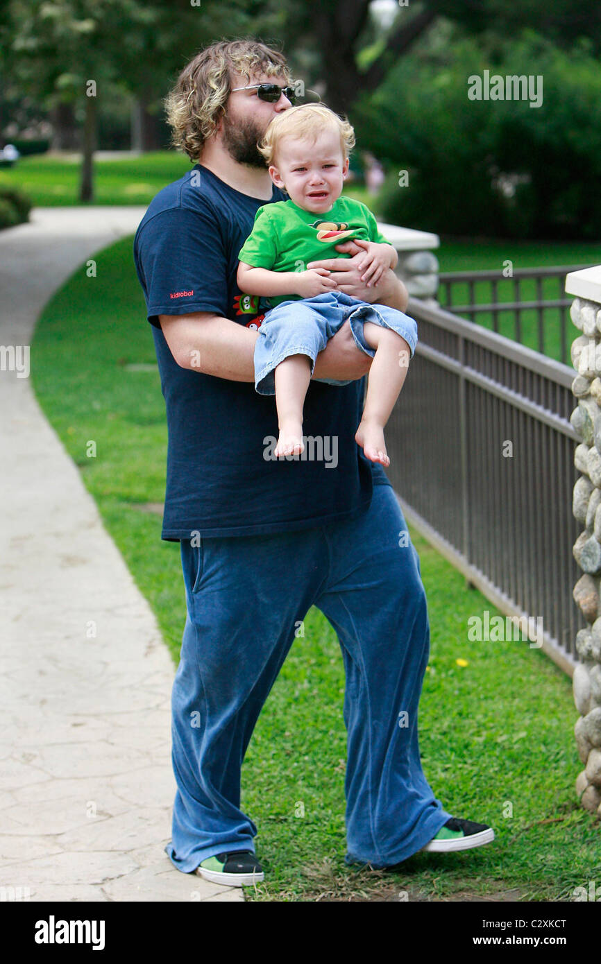 Exclusive!! Jack Black plays Mr Mom as he and wife Tanya take 2 month old  son Samuel Jason for a stroll around the neighbourhood in Beverly Hills,  Ca, 8/5/06 Stock Photo - Alamy