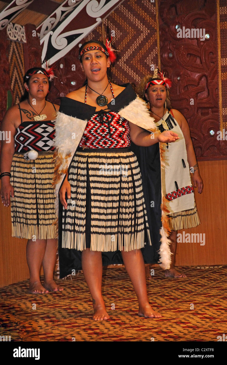 Maori concert, Te Puia, New Zealand Maori Arts and Crafts Institute ...