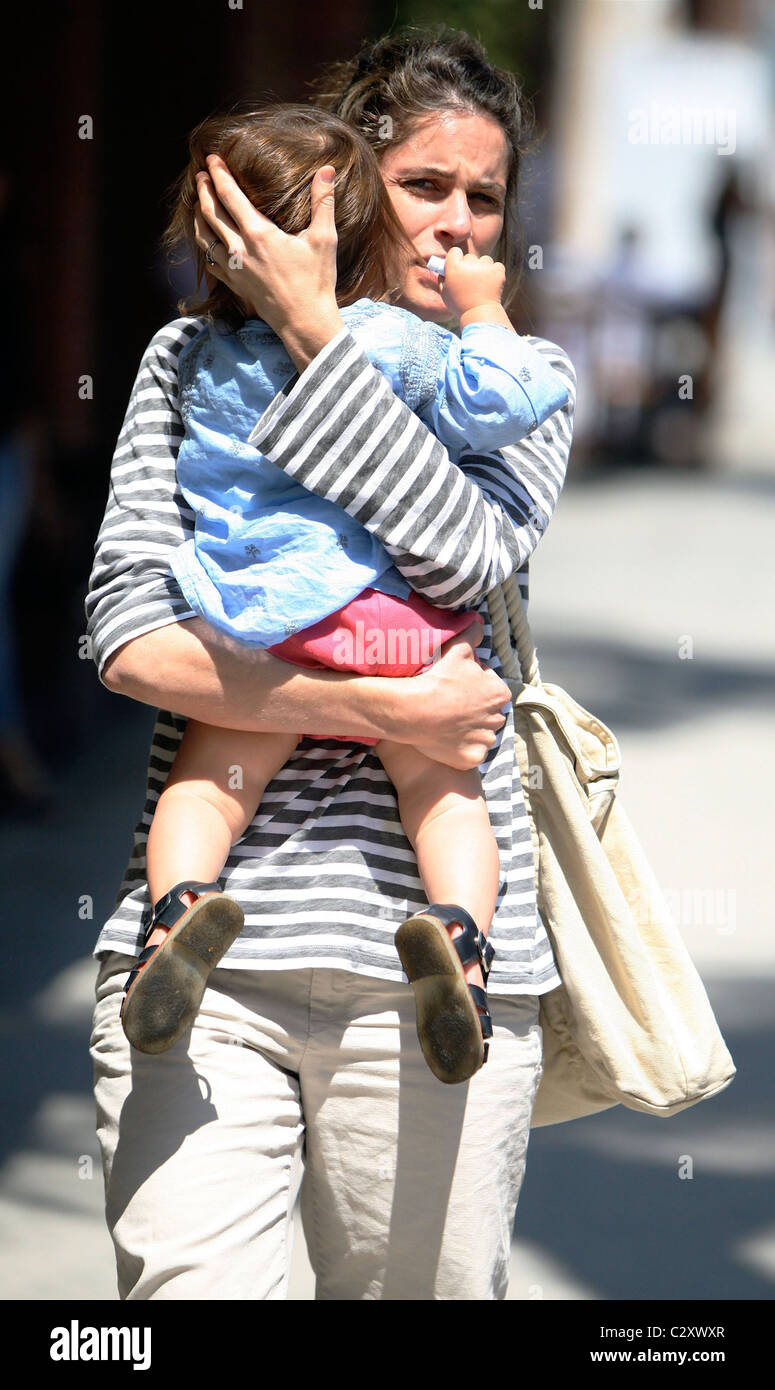 Amanda Peet and her daughter Frances Pen Benioff out and about in Beverly Hills Los Angeles, California - 07.08.08 Stock Photo