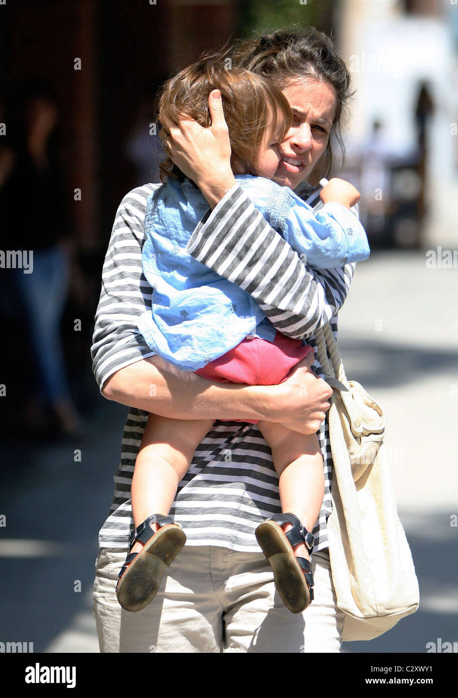Amanda Peet and her daughter Frances Pen Benioff out and about in Beverly Hills Los Angeles, California - 07.08.08 Stock Photo