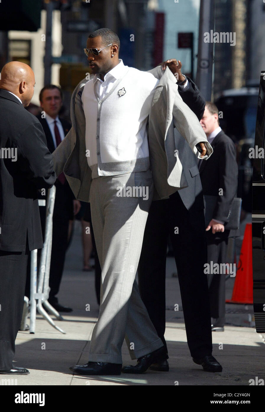 LeBron James outside the Ed Sullivan Theater for the 'Late Show With David Letterman' New York City, USA - 10.09.08 Stock Photo