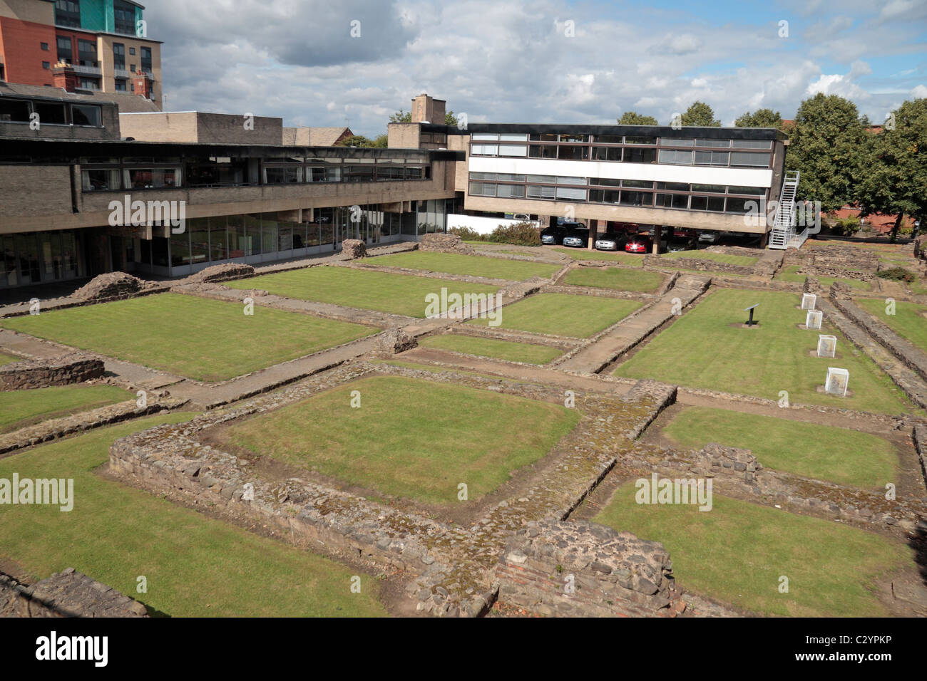 The Jewry Wall Museum and Roman Baths foundations in Leicester, Leicestershire, UK. (Jewry Wall off camera to right) Stock Photo