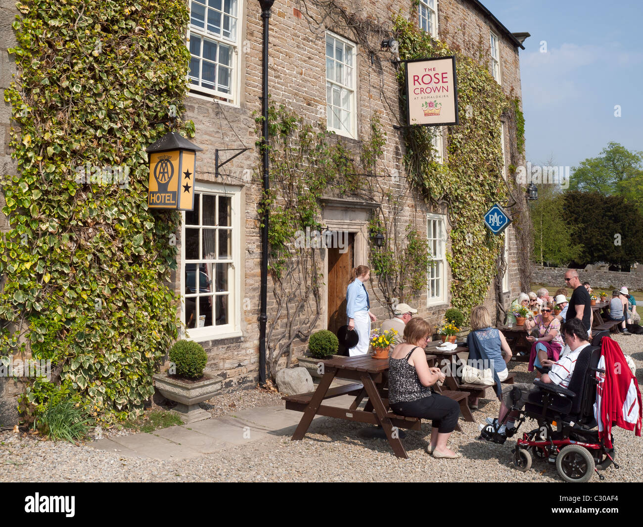 Rose and crown romaldkirk hires stock photography and images Alamy