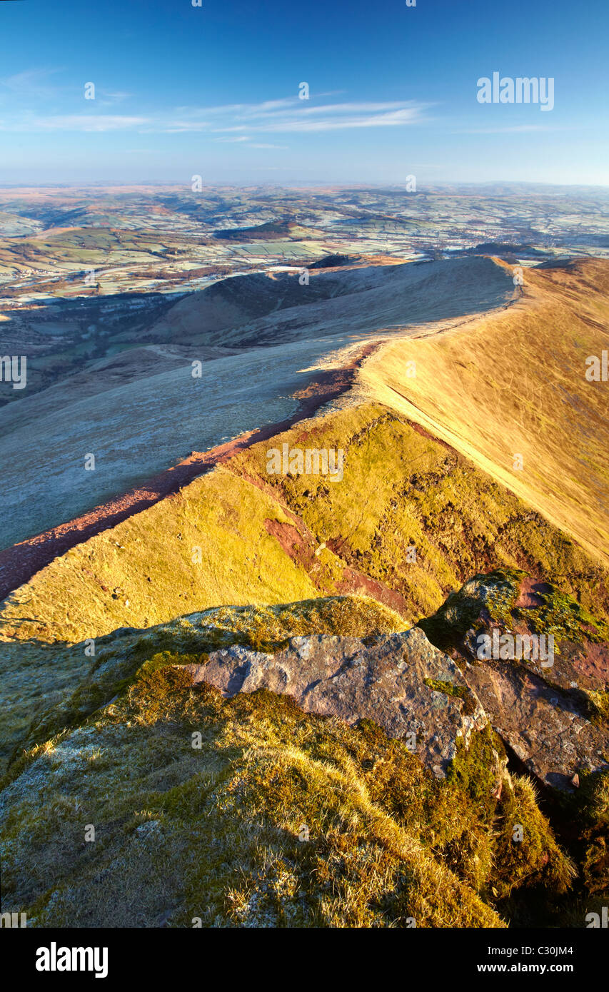 Dawn view from Pen y Fan down Cefn Cwm Llwch, Brecon Beacons. Stock Photo