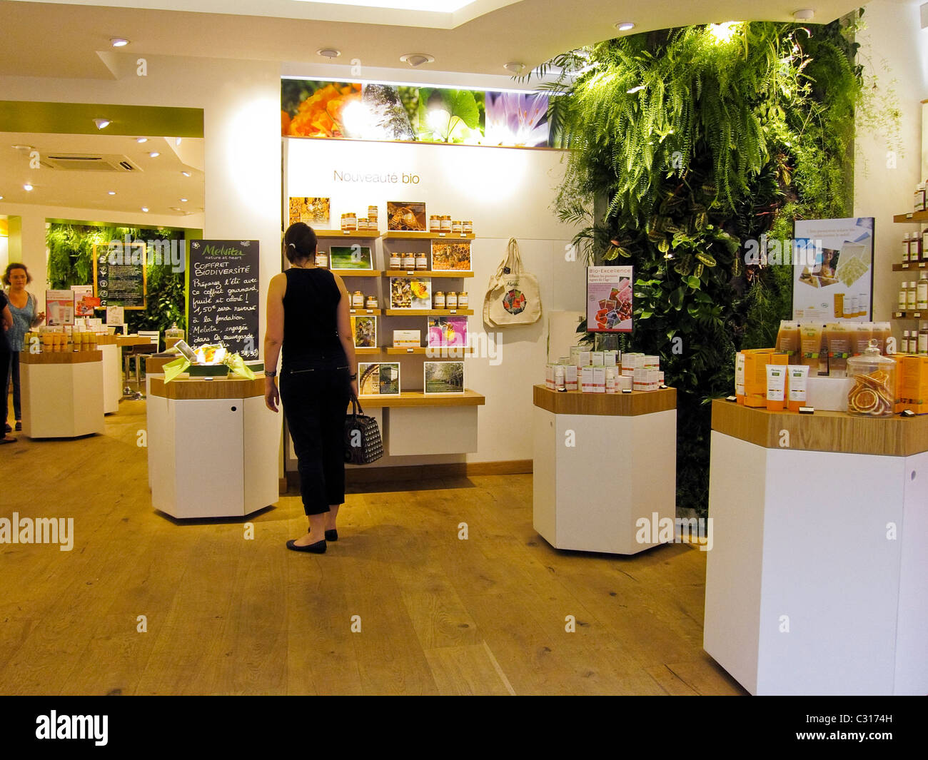 Paris, France, Women in Organic Cosmetics in Saint Germain des pres District, Stock Photo - Alamy