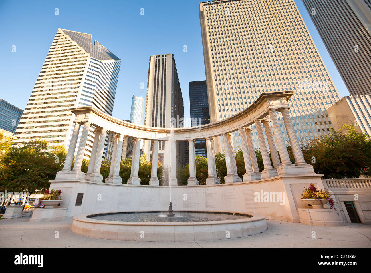 AT&T Plaza in Millennium Park in Chicago, IL, USA Stock Photo - Alamy