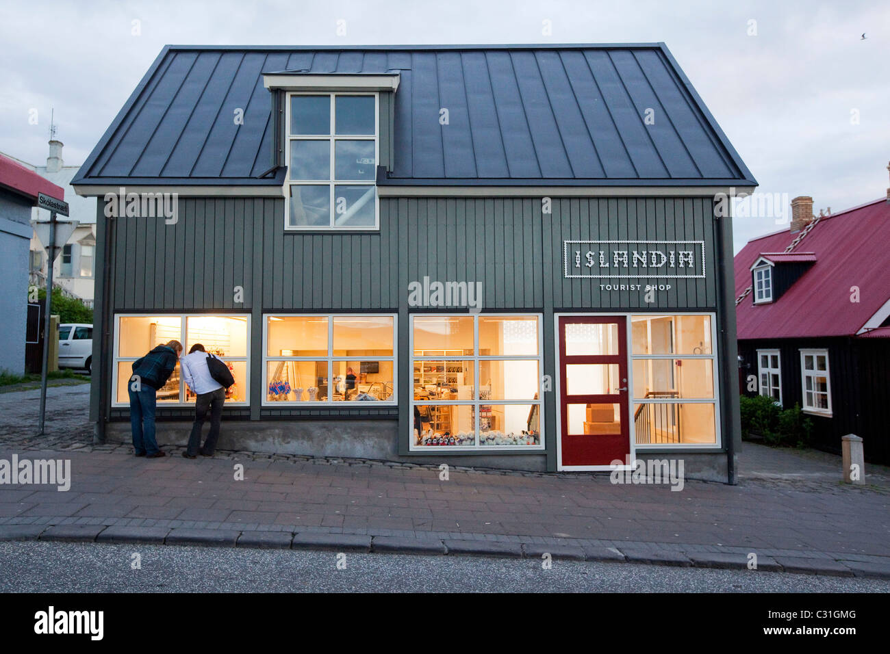 TOURISTS IN FRONT OF A SOUVENIR SHOP IN REYKJAVIK, CAPITAL OF ICELAND, EUROPE Stock Photo Alamy