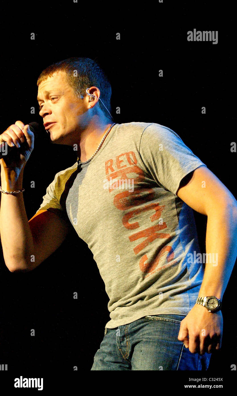 Brad Arnold 3 Doors Down Perform A Sold Out Concert At Heineken