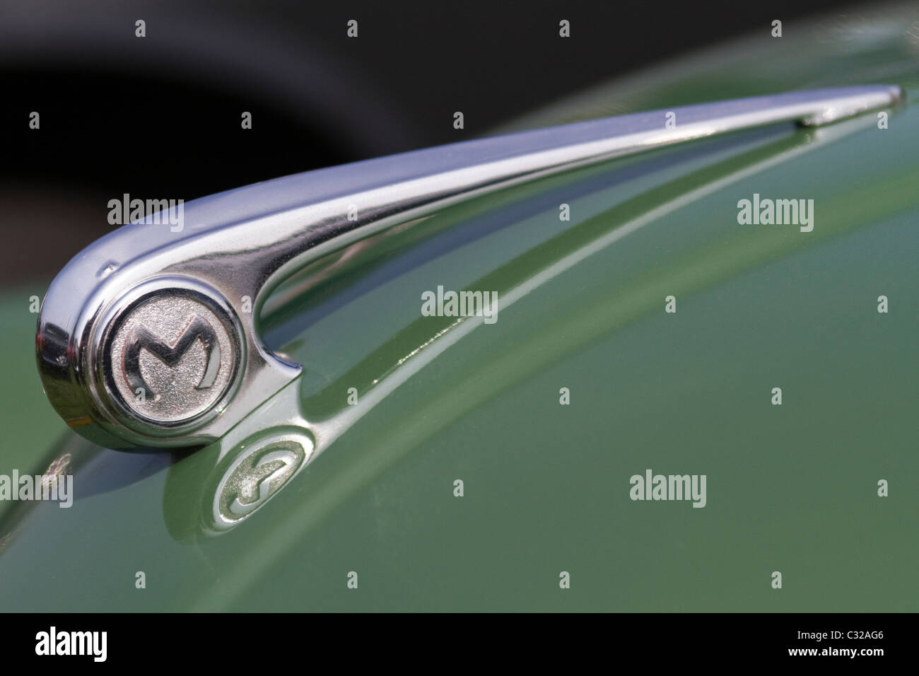 Morris Minor bonnet mascot Stock Photo - Alamy