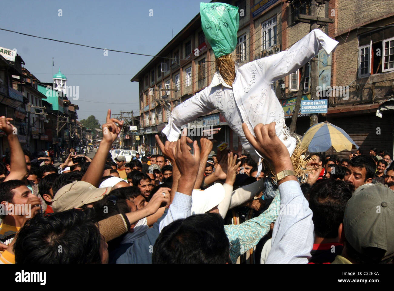 Kashmiri Muslim protestors burn a effigy of Pakistani President Asif Ali Zardari after his recent statement in which he Stock Photo