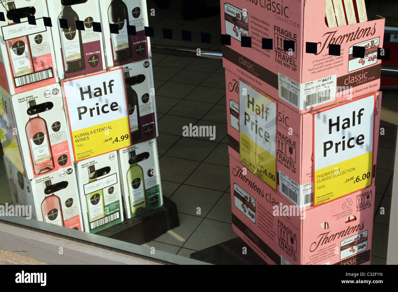 UK. CHEAP WINE FOR SALE AT A SUPERMARKET Stock Photo Alamy