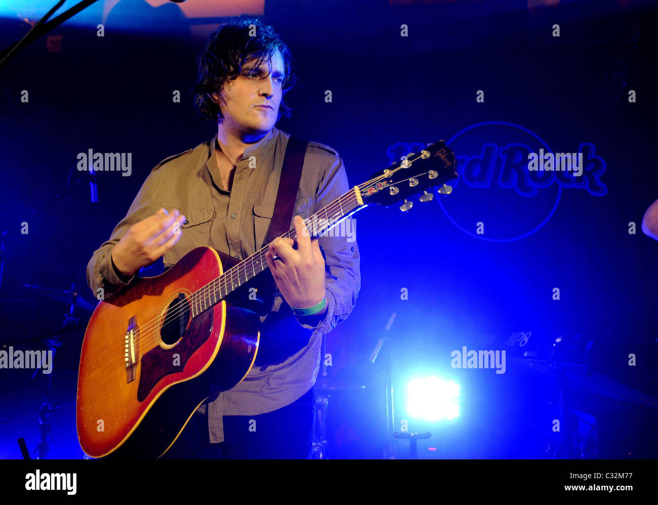 James Walsh and his band Starsailor performing at London's Hard Rock ...