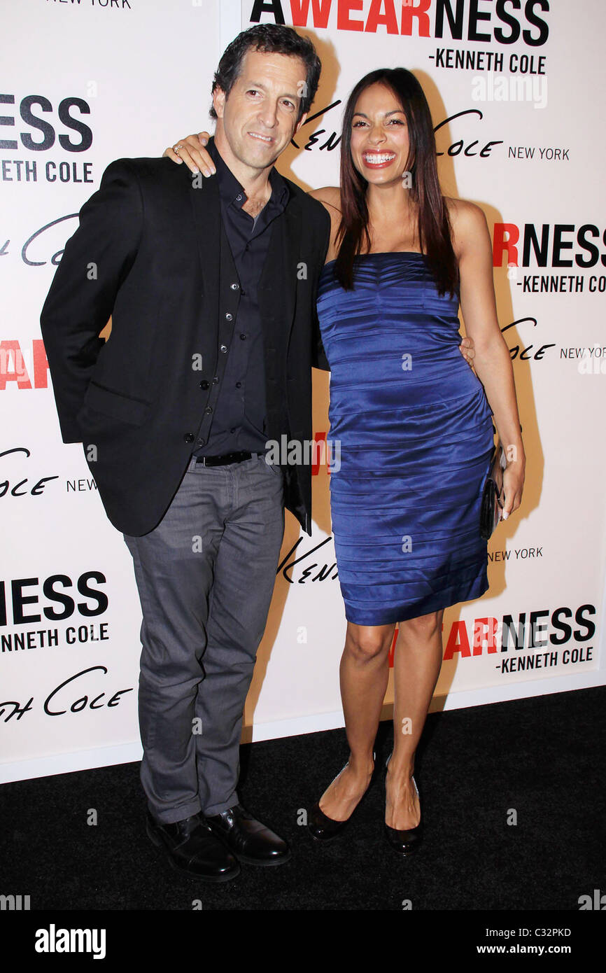 Smiling with teeth rosario dawson hi-res stock photography and images ...