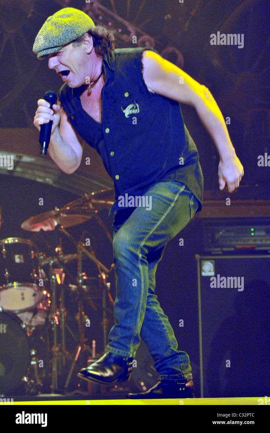 Brian Johnson AC/DC live in concert at Madison Square Garden New York ...