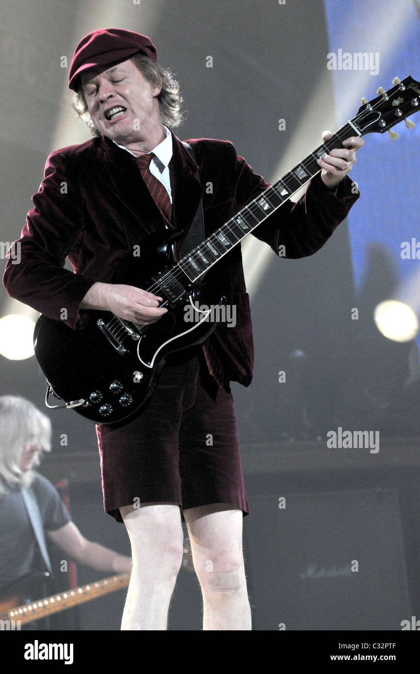 Angus Young AC/DC live in concert at Madison Square Garden New York ...