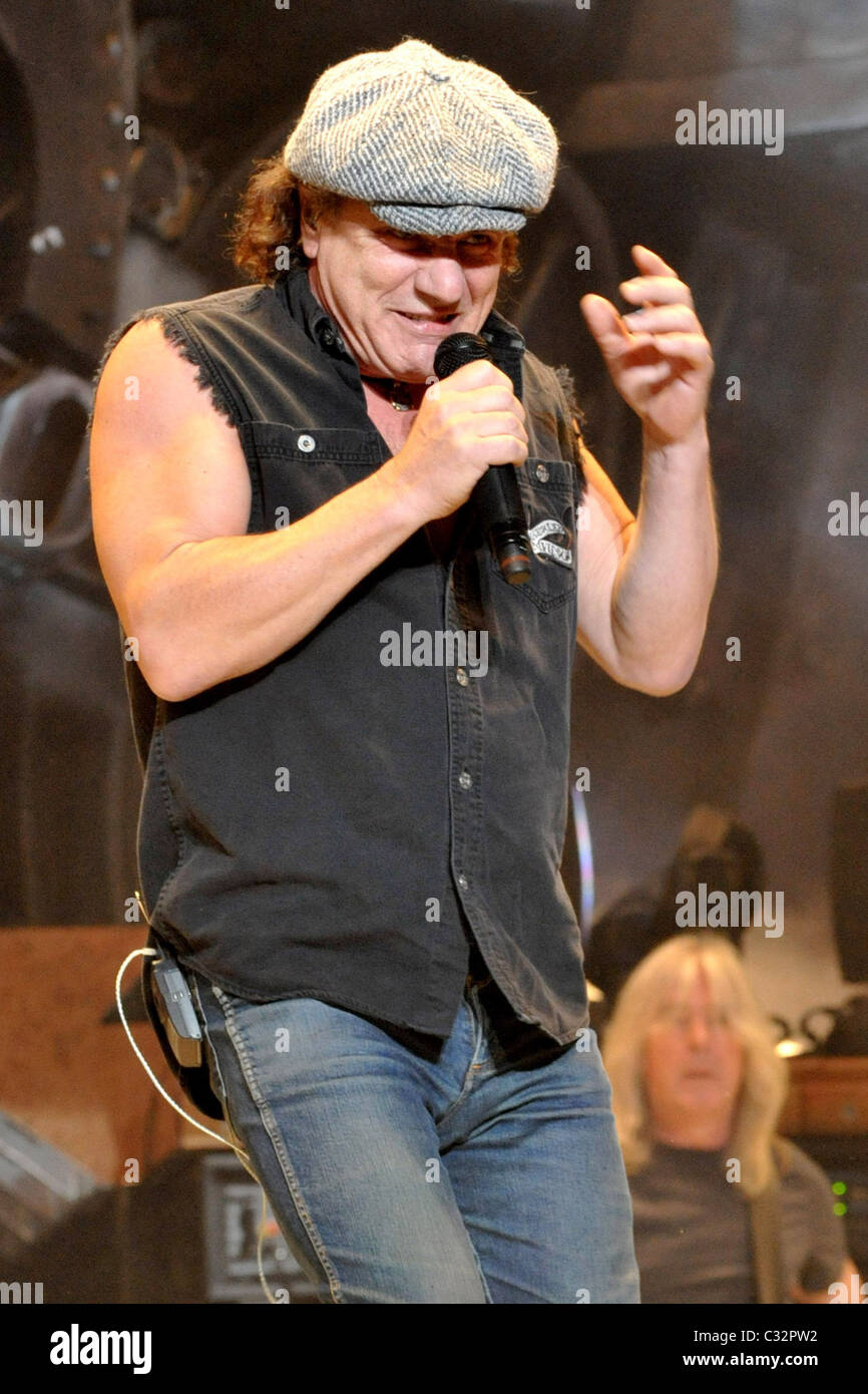 Brian Johnson Ac Dc Live In Concert At Madison Square Garden New