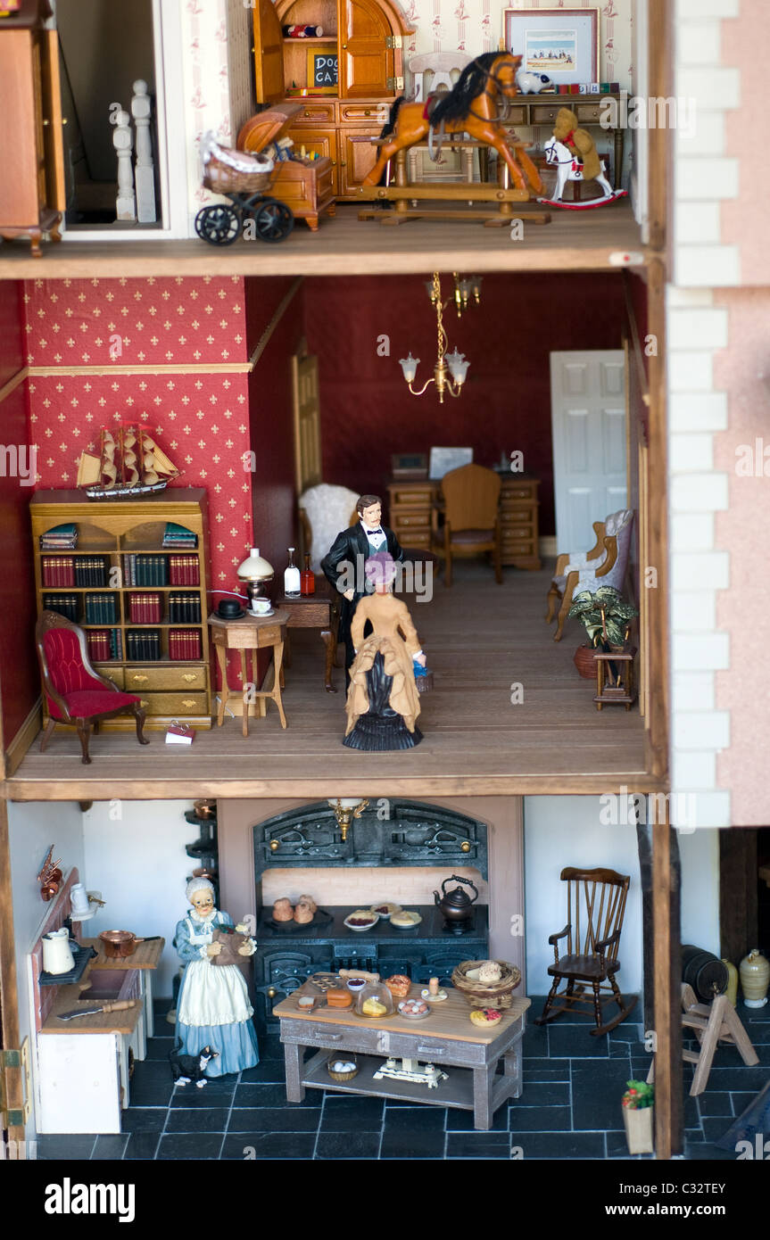 Dollshouse Miniature ~ Victorien ~ Postbox 