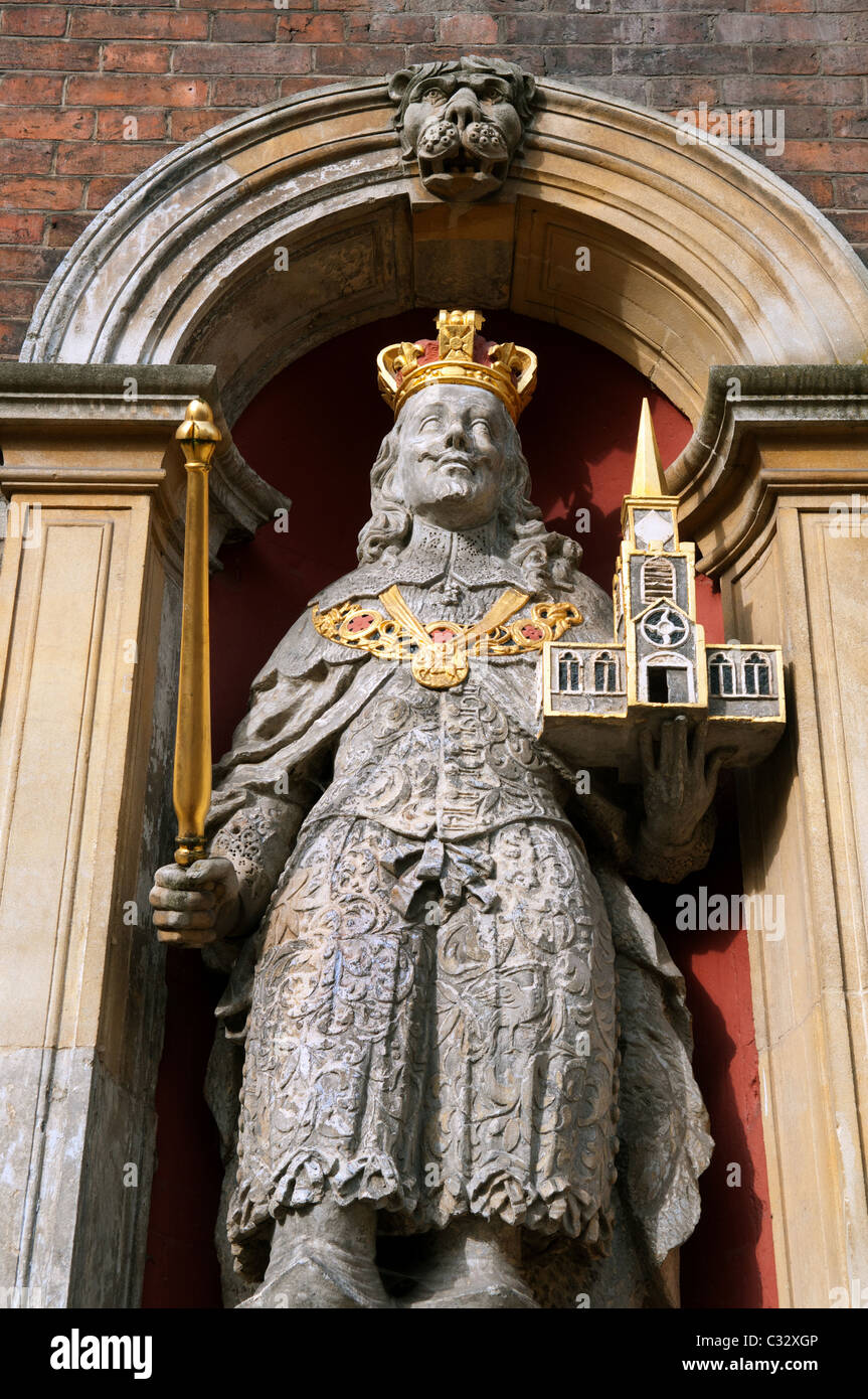 Sculpture of King Charles l set into the facade of Worcester Guildhall. Stock Photo