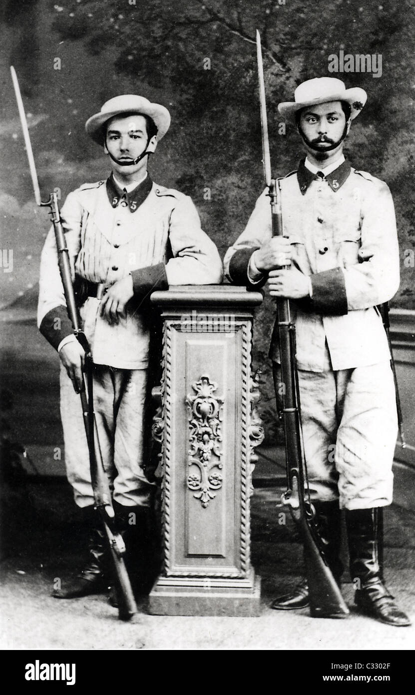 Spanish colonial soldiers from the late 1800s. Uniform worn in Cuba ...