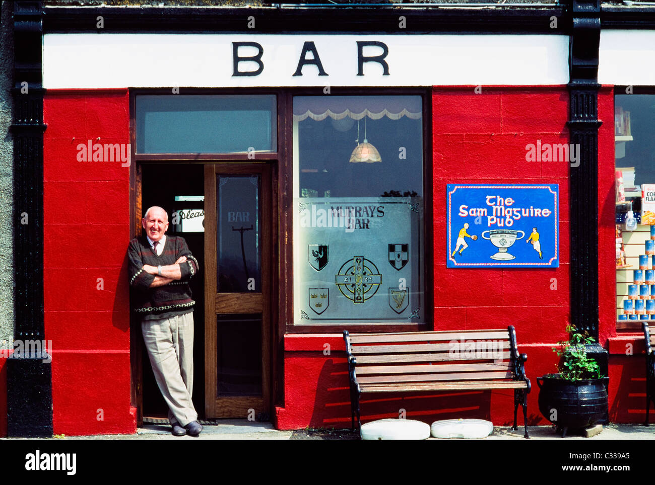 Knockcroghery, Co Ireland, Traditional Pub Stock Photo Alamy