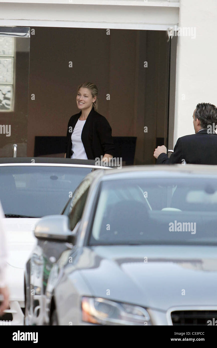Heroes' star Ali Larter buys an Audi A6 from Beverly Hills Audi car ...
