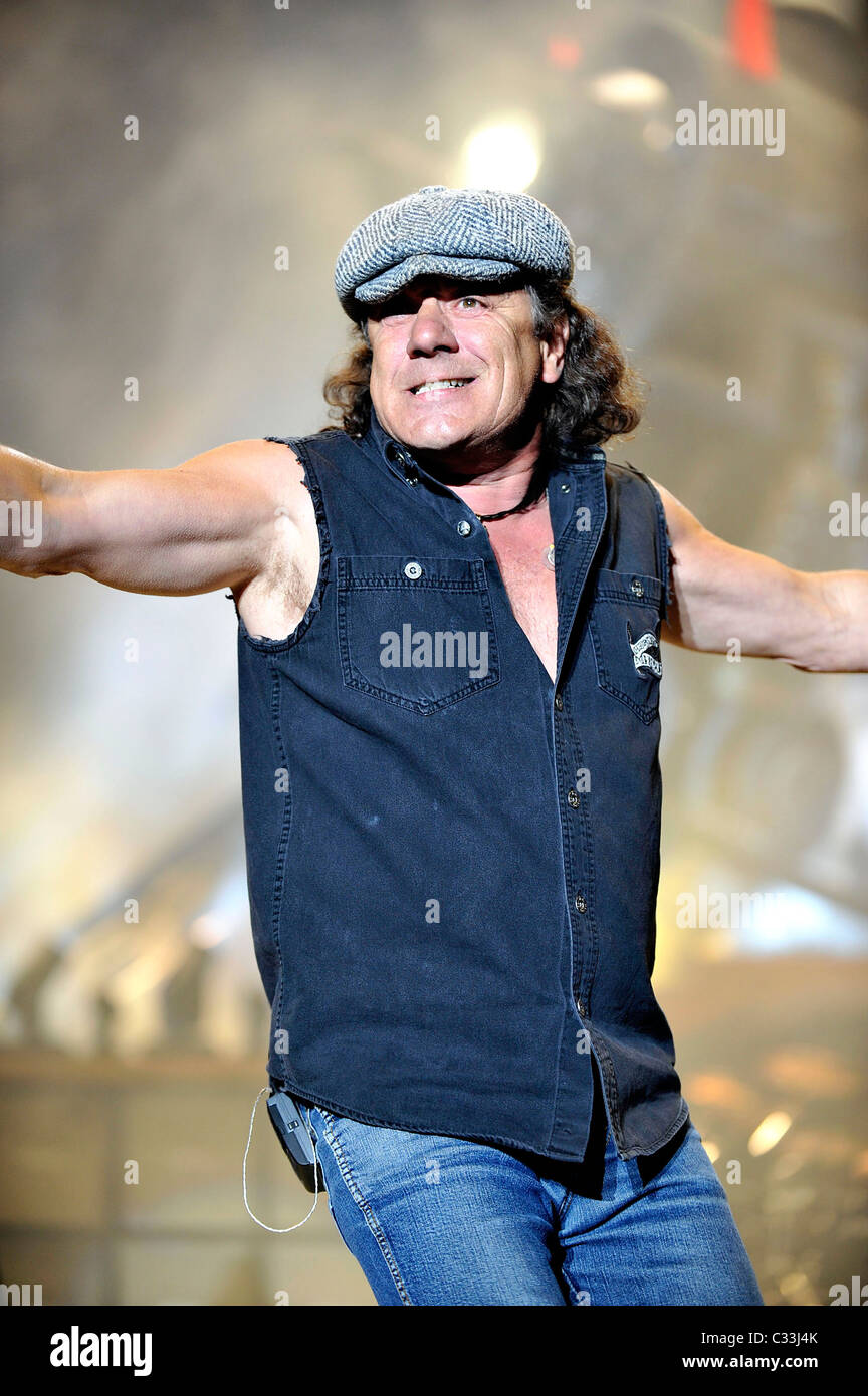 Brian Johnson AC/DC performing the 'Black Ice World Tour' at Rogers ...