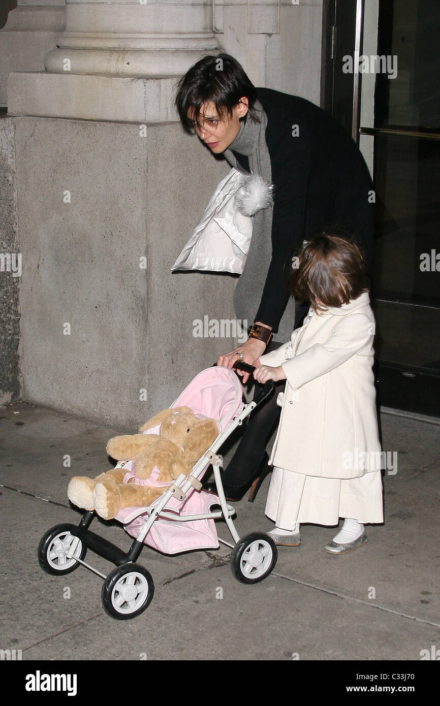 Suri Cruise Baby High Resolution Stock Photography And Images Alamy