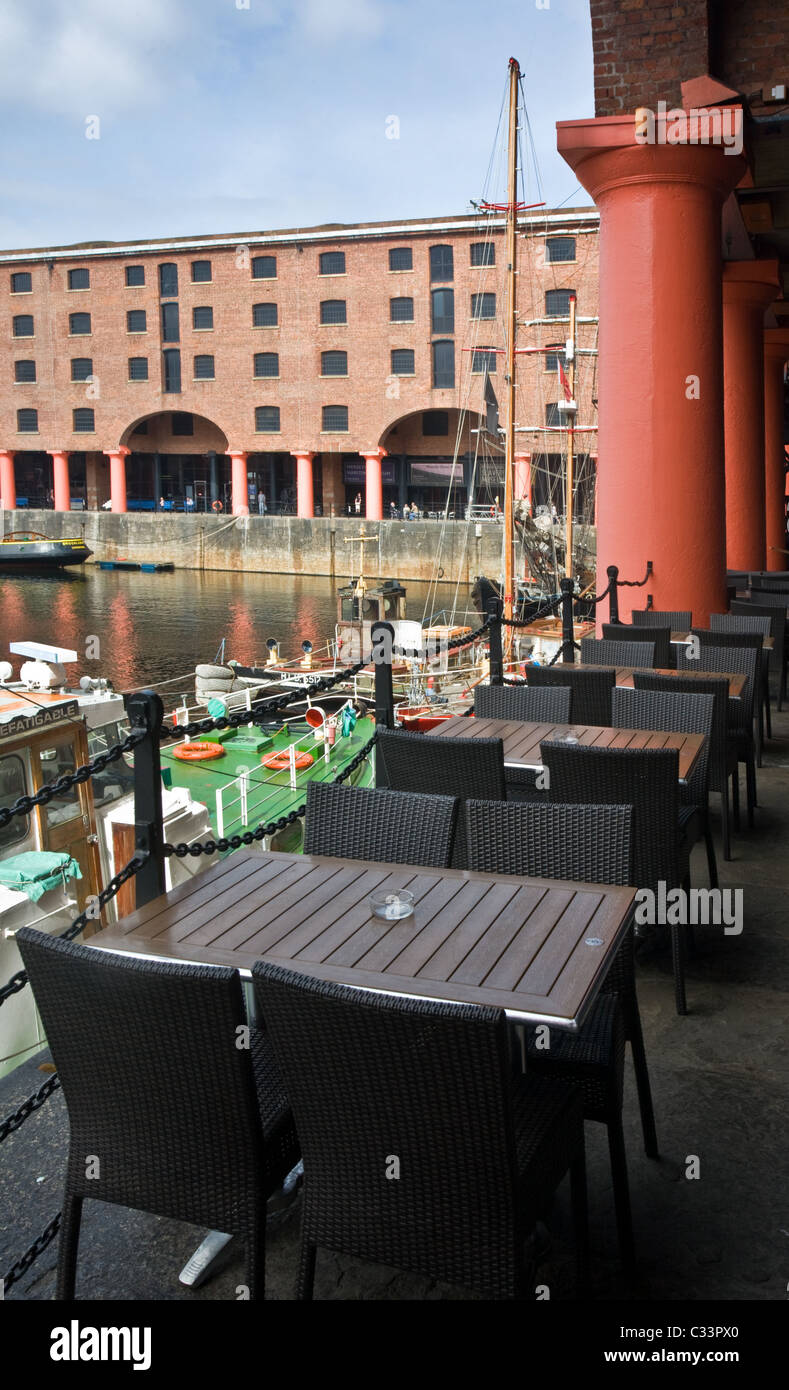 Cafe at Royal Albert Dock, Liverpool Stock Photo Alamy