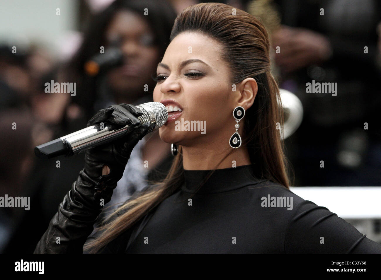 Beyonce Knowles performing live on the Today Show&rsquo;s Concert Series at