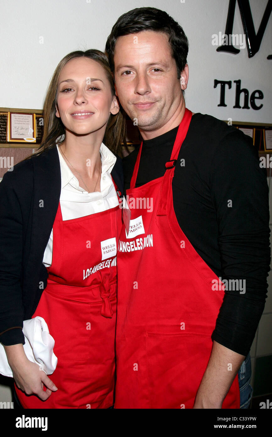 **File Photo** Love Hewitt calls off engagement {JENNIFER LOVE HEWITT