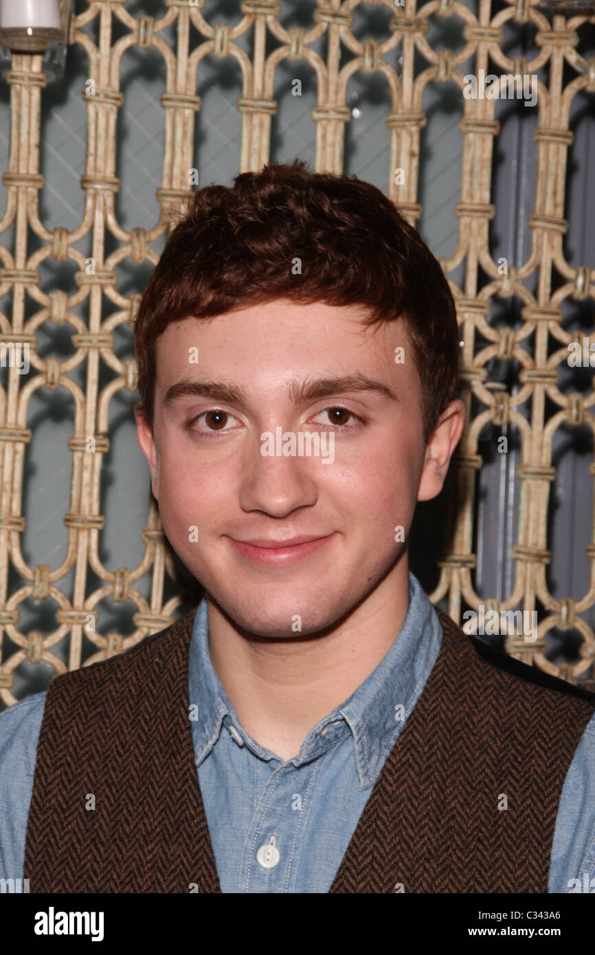 Daryl Sabara 2009 Sundance Film Festival, Day 5 - 'World's Greatest Dad'  photocall at TAO Lounge Park City, Utah - 19.01.09 Stock Photo - Alamy, image size:866x1390