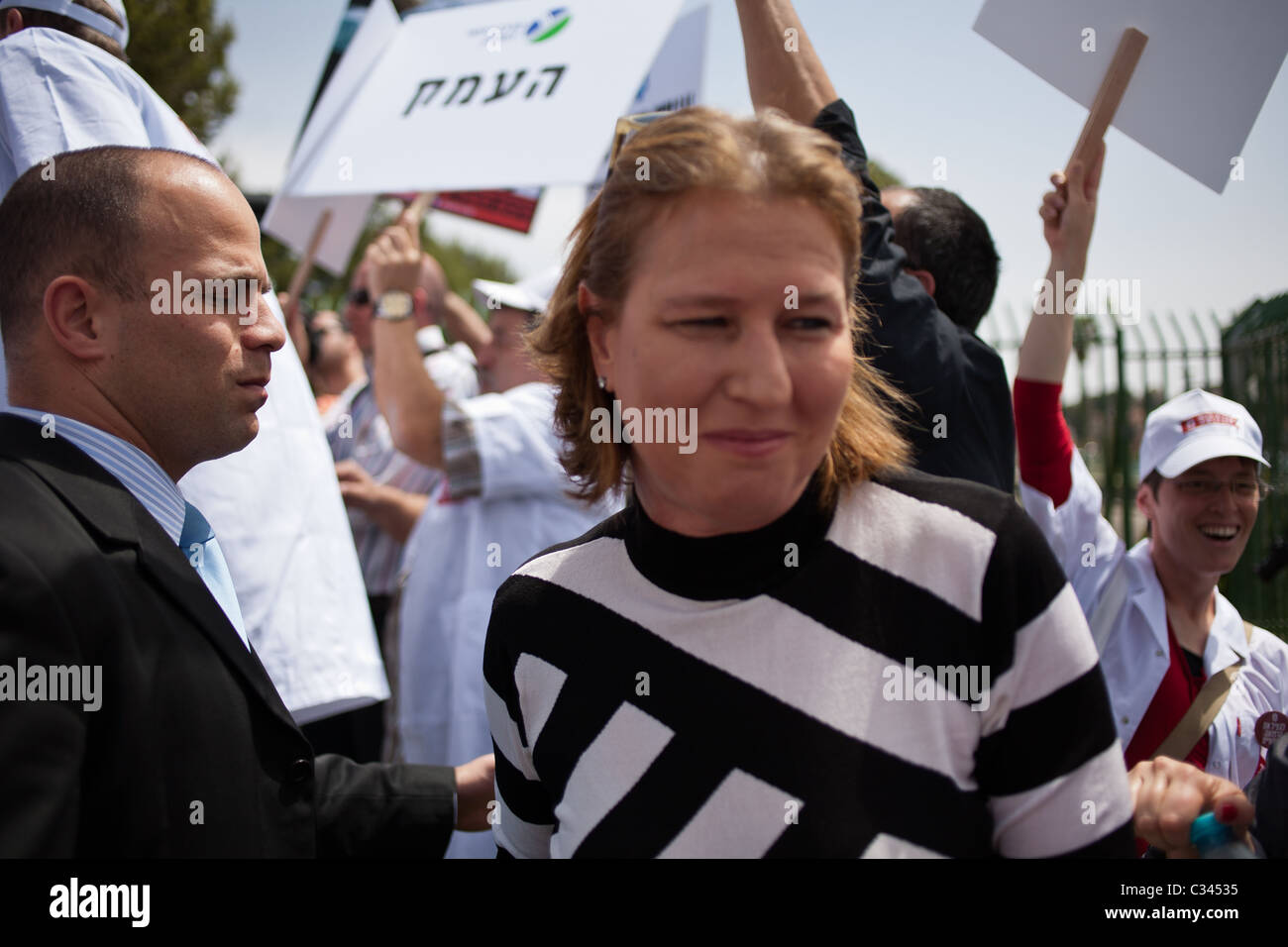 Thousands of doctors and med students demonstrate opposite Knesset. Jerusalem, Israel. 27/04/2011. Stock Photo