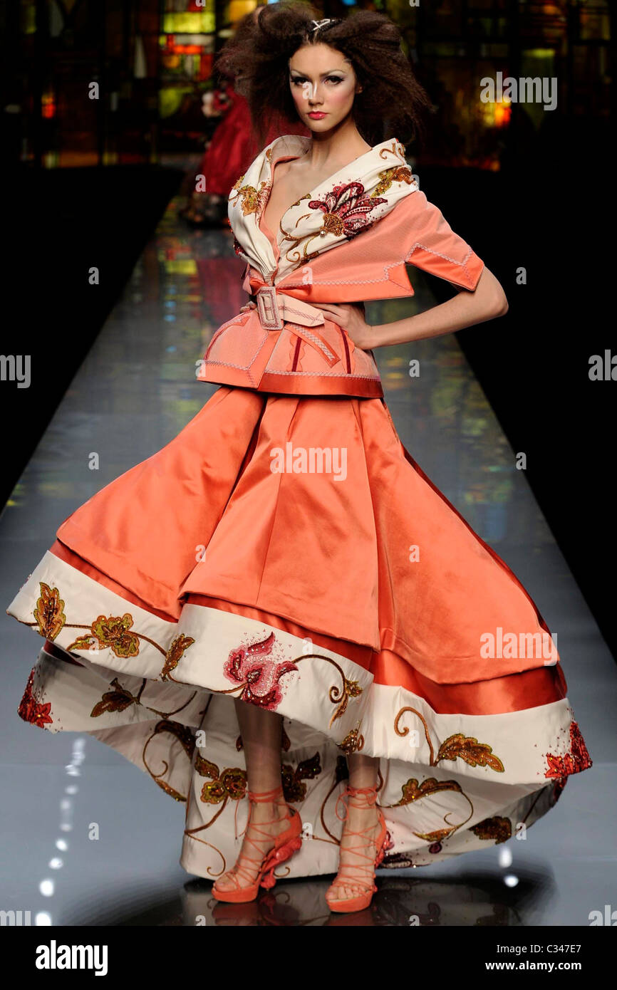 Paris Fashion Week - Spring/Summer 2009 - Christian Dior - Catwalk ...