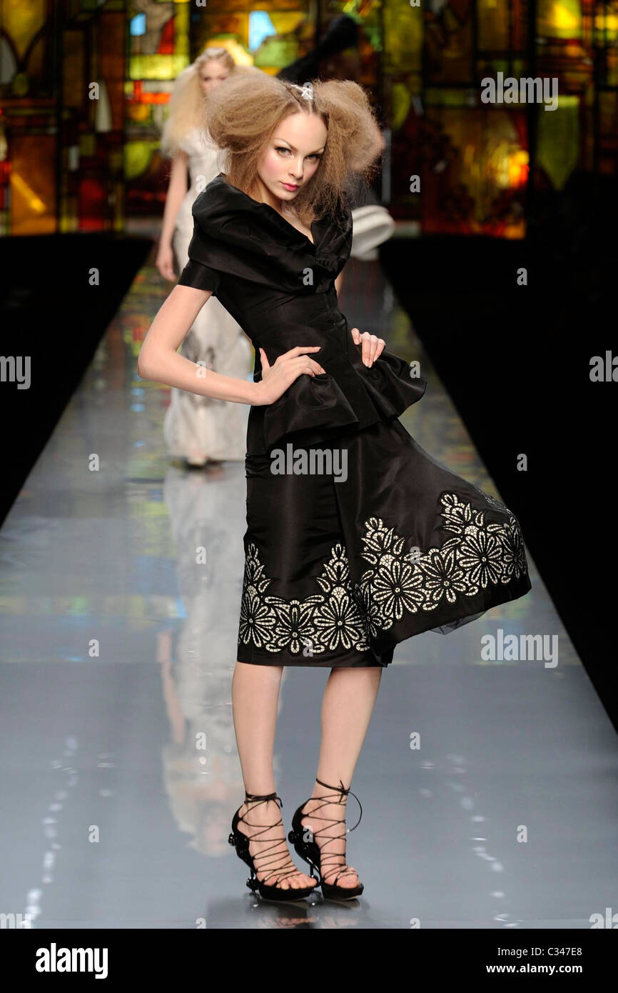 Paris Fashion Week - Spring/Summer 2009 - Christian Dior - Catwalk ...