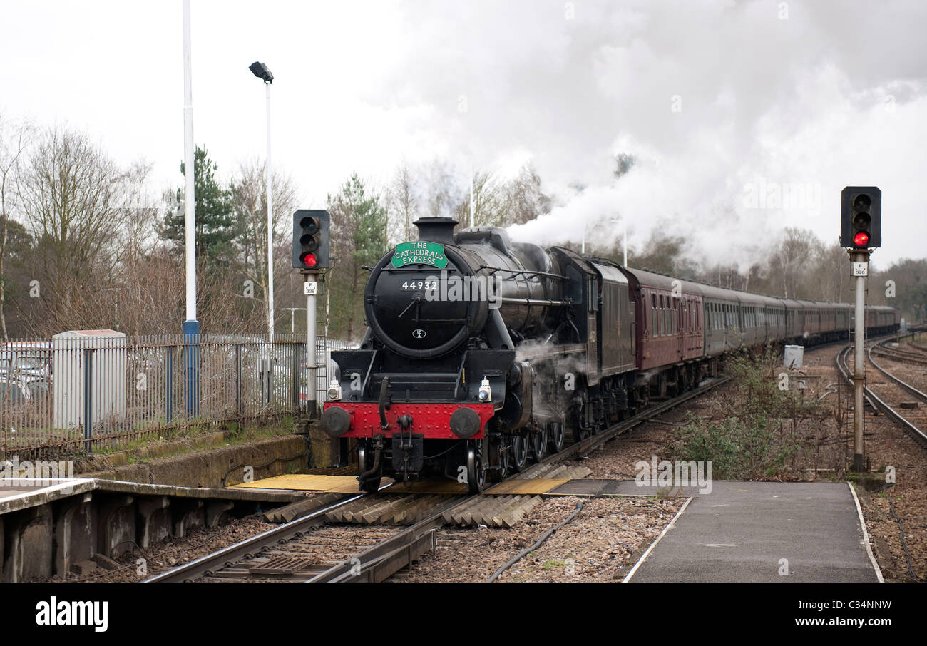 Black 5 heading The Cathedrals Express approaching Ascot Stock Photo
