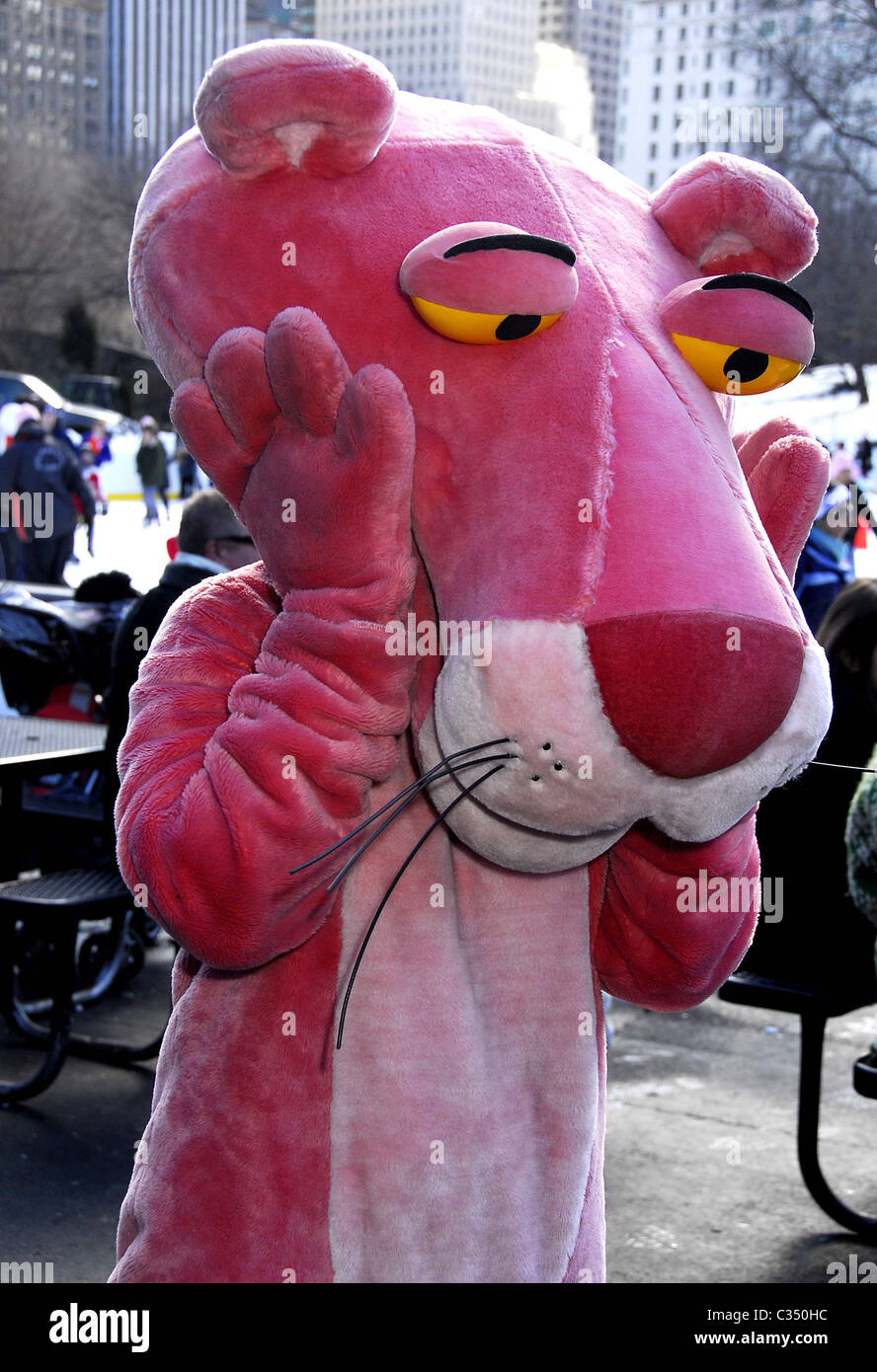 The Pink Panther promotes 'The Pink Panther 2' at Wollman Rink in Central  Park New York City, USA - 31.01.09 Patricia Schlein Stock Photo - Alamy